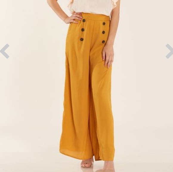 Pants - Mustard yellow high waisted gaucho pants large